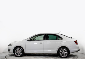 Подержанный автомобиль Skoda Rapid Liftback 2019 года (8 фото)