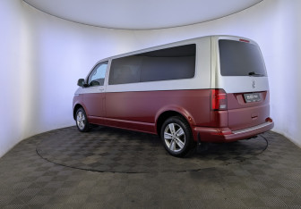Подержанный автомобиль Volkswagen Caravelle 2022 года (7 фото)