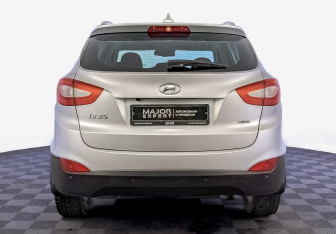 Подержанный автомобиль Hyundai ix35 2014 года (6 фото)