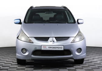 Подержанный автомобиль Mitsubishi Grandis 2008 года (2 фото)
