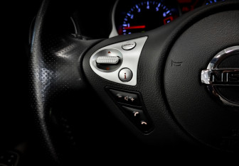 Подержанный автомобиль Nissan Juke 2015 года (24 фото)