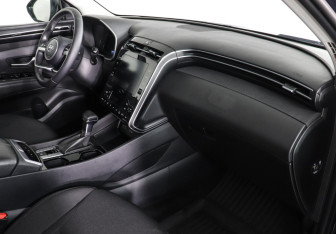 Подержанный автомобиль Hyundai Tucson 2023 года (10 фото)