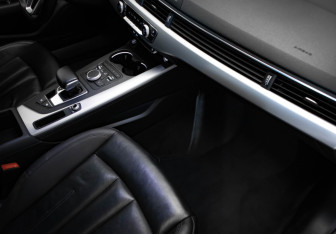 Подержанный автомобиль Audi A4 Sedan 2016 года (30 фото)