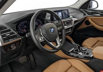 Подержанный автомобиль BMW X4 2023 года (15 фото)