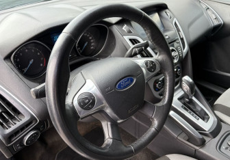 Подержанный автомобиль Ford Focus Sedan 2012 года (14 фото)
