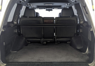 Подержанный автомобиль Lexus LX 2014 года (10 фото)