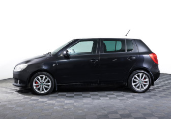 Подержанный автомобиль Skoda Fabia RS Hatchback 2011 года (8 фото)