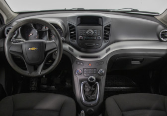 Подержанный автомобиль Chevrolet Orlando 2014 года (13 фото)