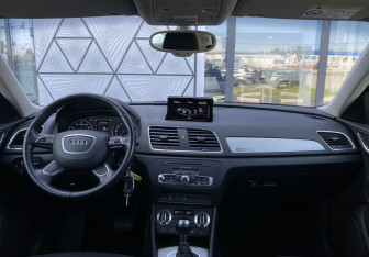 Подержанный автомобиль Audi Q3 2013 года (11 фото)