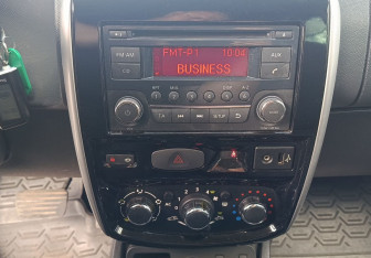Подержанный автомобиль Nissan Terrano 2014 года (15 фото)