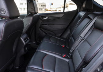 Подержанный автомобиль Chevrolet Equinox 2022 года (15 фото)