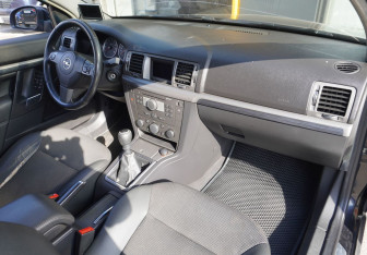Подержанный автомобиль Opel Vectra Sedan 2006 года (9 фото)
