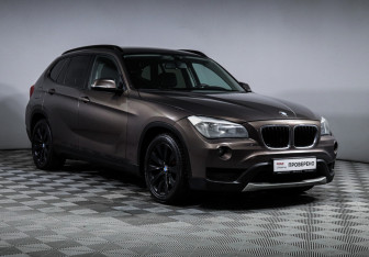 Подержанный автомобиль BMW X1 2012 года (3 фото)