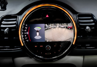 Подержанный автомобиль MINI Clubman Wagon 2021 года (15 фото)