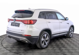 Подержанный автомобиль Changan CS75 2020 года (5 фото)
