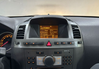 Подержанный автомобиль Opel Zafira Compactvan 2007 года (12 фото)