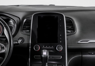 Подержанный автомобиль Renault Scenic 2018 года (13 фото)