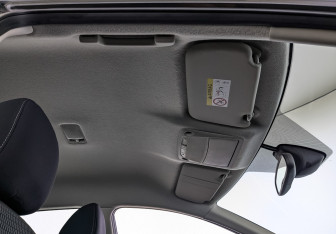 Подержанный автомобиль Nissan Tiida Hatchback 2015 года (23 фото)