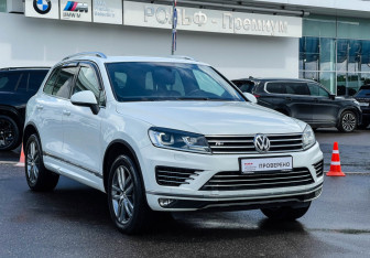 Подержанный автомобиль Volkswagen Touareg 2017 года (3 фото)