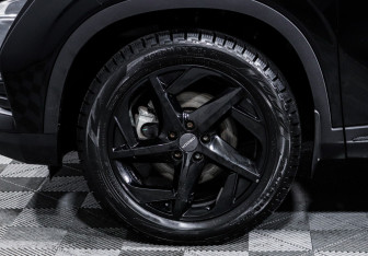 Подержанный автомобиль Omoda C5 2024 года (15 фото)