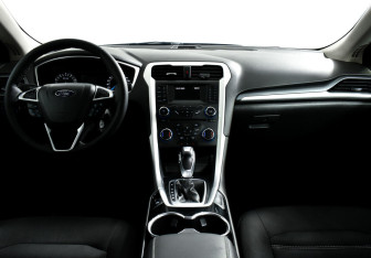 Подержанный автомобиль Ford Mondeo Sedan 2015 года (9 фото)