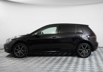 Подержанный автомобиль Volkswagen Golf Hatchback 2014 года (8 фото)
