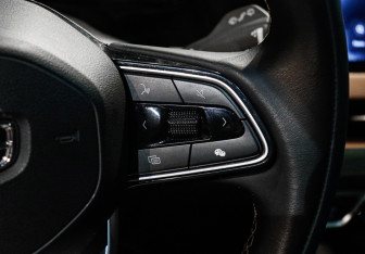 Подержанный автомобиль Geely Monjaro 2023 года (28 фото)