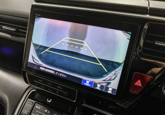 Подержанный автомобиль Honda Stepwgn 2018 года (15 фото)