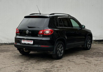 Подержанный автомобиль Volkswagen Tiguan 2011 года (5 фото)