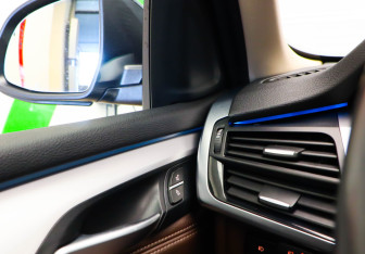 Подержанный автомобиль BMW X5 2017 года (16 фото)
