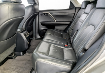 Подержанный автомобиль Lexus RX 2019 года (12 фото)