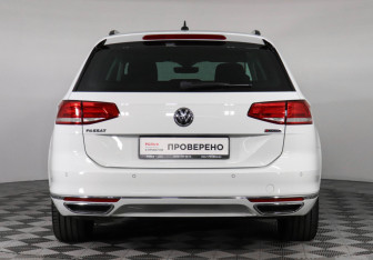 Подержанный автомобиль Volkswagen Passat Wagon 2019 года (6 фото)