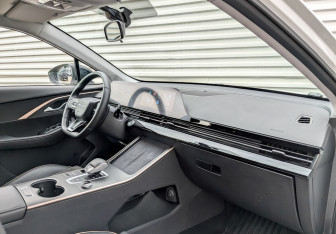 Подержанный автомобиль Omoda C5 2023 года (11 фото)