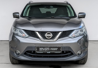 Подержанный автомобиль Nissan Qashqai 2017 года (2 фото)