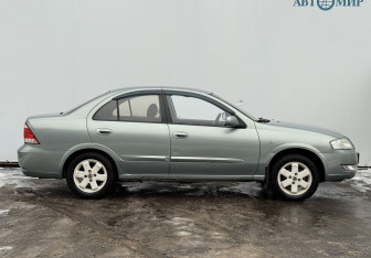 Подержанный автомобиль Nissan Almera Classic 2008 года (4 фото)