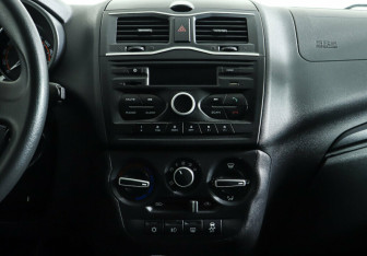 Подержанный автомобиль LADA (ВАЗ) Granta Sedan 2018 года (14 фото)