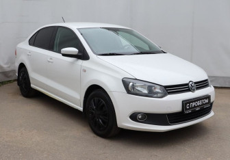 Подержанный автомобиль Volkswagen Polo Sedan 2013 года (3 фото)