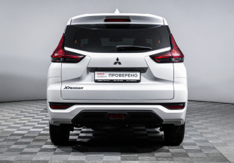 Подержанный автомобиль Mitsubishi Xpander 2022 года (6 фото)