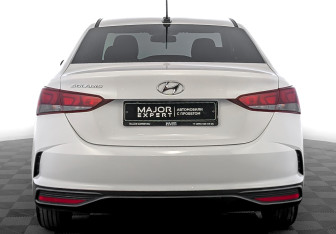 Подержанный автомобиль Hyundai Solaris Sedan 2021 года (6 фото)