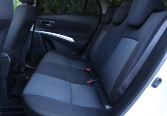 Подержанный автомобиль Suzuki SX4 Hatchback 2014 года (10 фото)