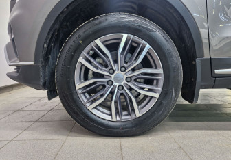 Подержанный автомобиль Geely Atlas Pro 2022 года (12 фото)