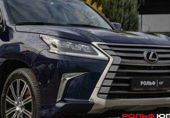 Подержанный автомобиль Lexus LX 2017 года (18 фото)