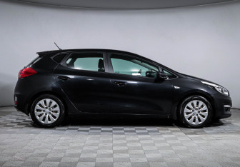Подержанный автомобиль Kia Ceed Hatchback 2016 года (4 фото)