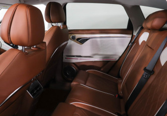 Подержанный автомобиль Voyah Free 2023 года (13 фото)