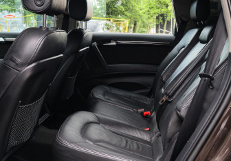 Подержанный автомобиль Audi Q7 2012 года (8 фото)