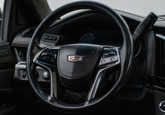 Подержанный автомобиль Cadillac Escalade Suv 2019 года (13 фото)