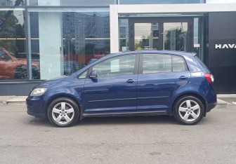 Подержанный автомобиль Volkswagen Golf Plus 2006 года (8 фото)