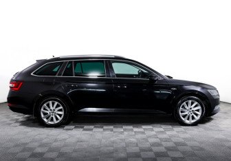 Подержанный автомобиль Skoda Superb Wagon 2016 года (4 фото)