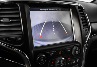 Подержанный автомобиль Jeep Grand Cherokee 2013 года (16 фото)