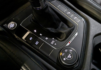 Подержанный автомобиль Volkswagen Tiguan 2018 года (27 фото)